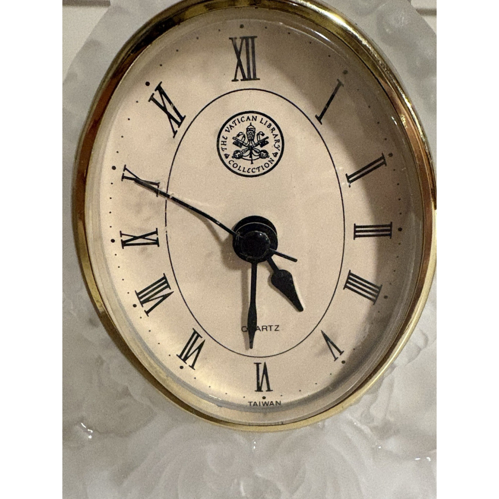 Vintage Cherub Angel Mantel Clock Vatican Library Collection Frosted Taiwan - Picture 5 of 7